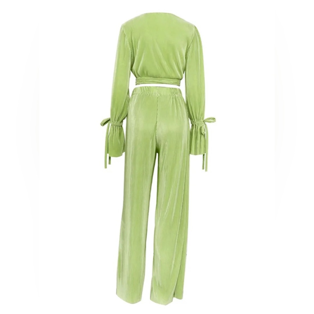 Green pleated set - Picture 8 of 9
